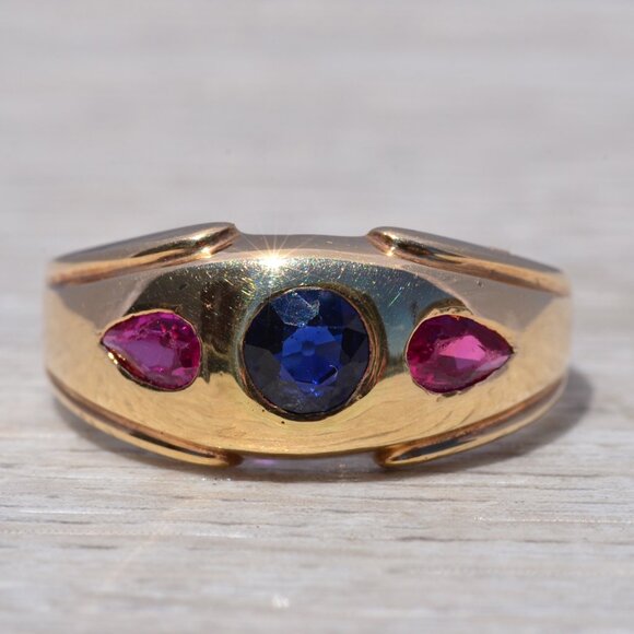 Men's Sapphire and Ruby Ring in Yellow Gold
